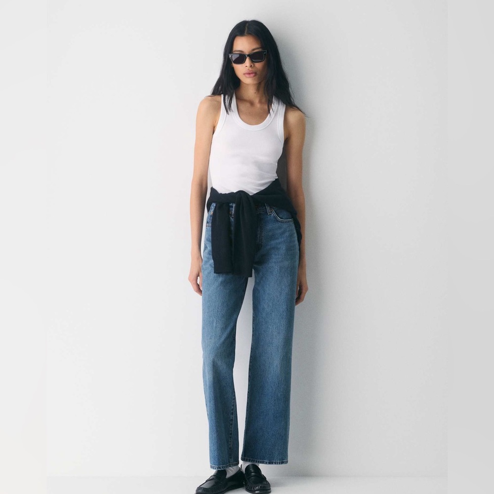 Aritzia - Denim Forum The Farrah Hi-Rise Wide Jean (5 Yrs Kiss N Tell Blue) - Picture 2 of 10